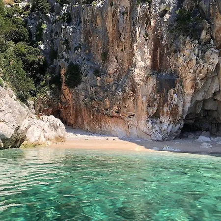 Botel Tour Di Karaburun, Isola Di Sazan E Grotta Di Haxhi Aliu