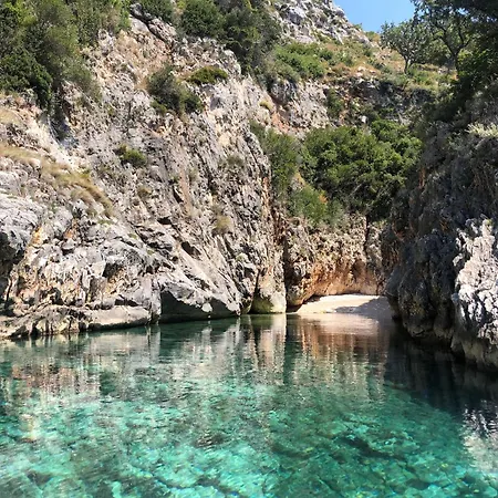 Tour Di Karaburun, Isola Di Sazan E Grotta Di Haxhi Aliu Botel Vlore