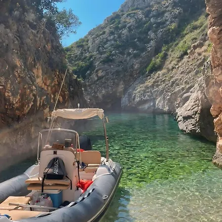 Tour Di Karaburun, Isola Di Sazan E Grotta Di Haxhi Aliu